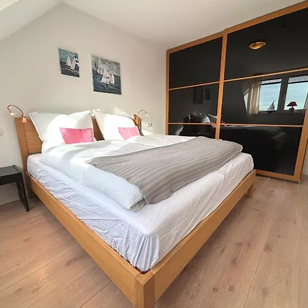 Sonnendeck Schonberger Strand